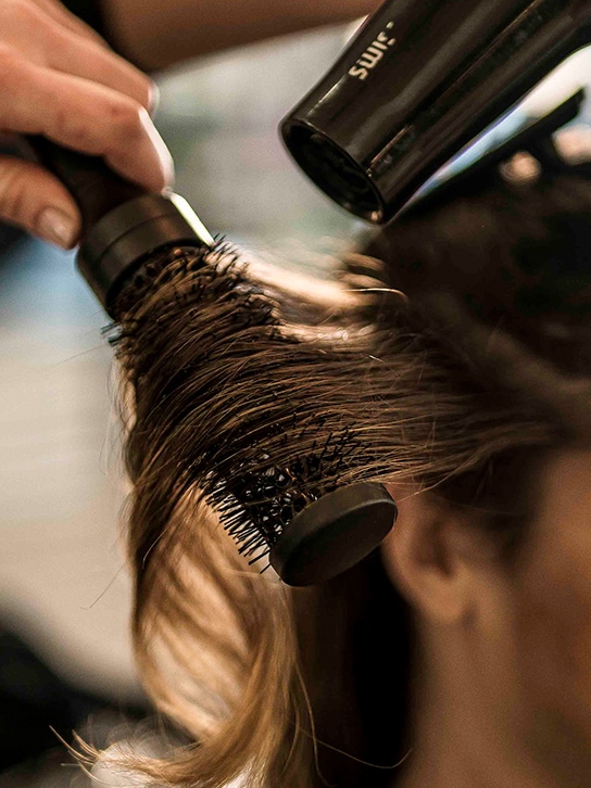 coiffeur kreuzlingen da maurizio foehnen 2 - Coiffeur Kreuzlingen - Da Maurizio Hairstyling